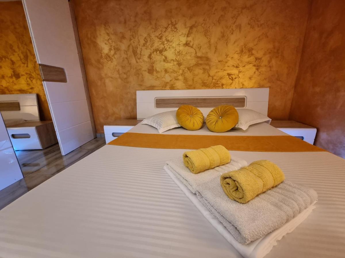Golden Studio- Panoramic View With Terrace Apartment
