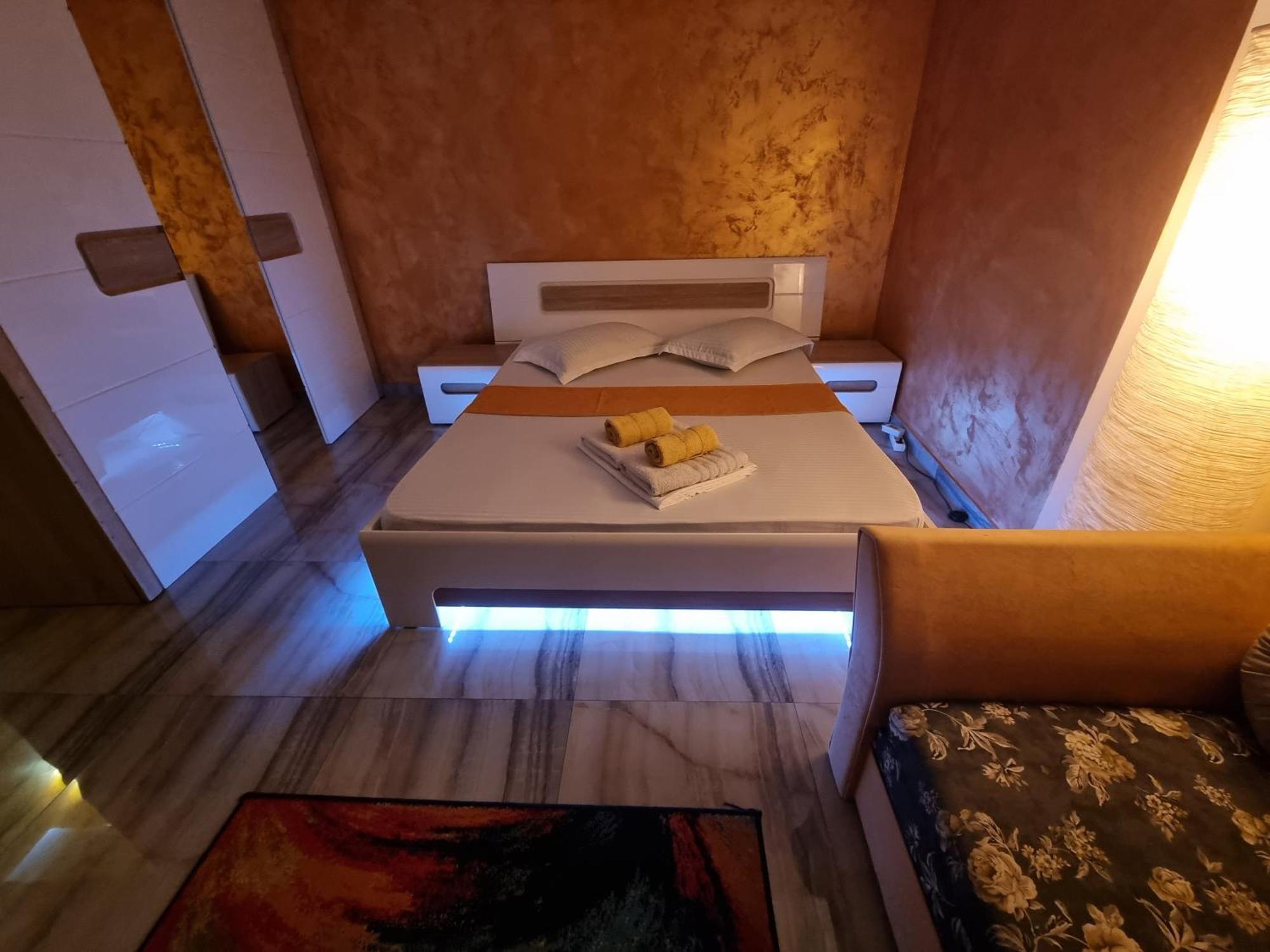 Golden Studio- Panoramic View With Terrace Apartment