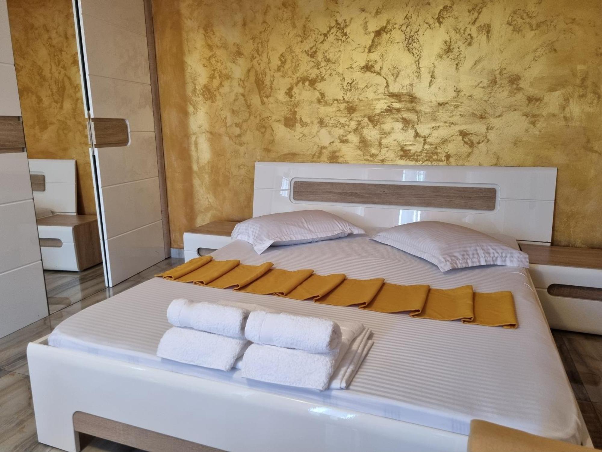 Golden Studio- Panoramic View With Terrace Bukarest